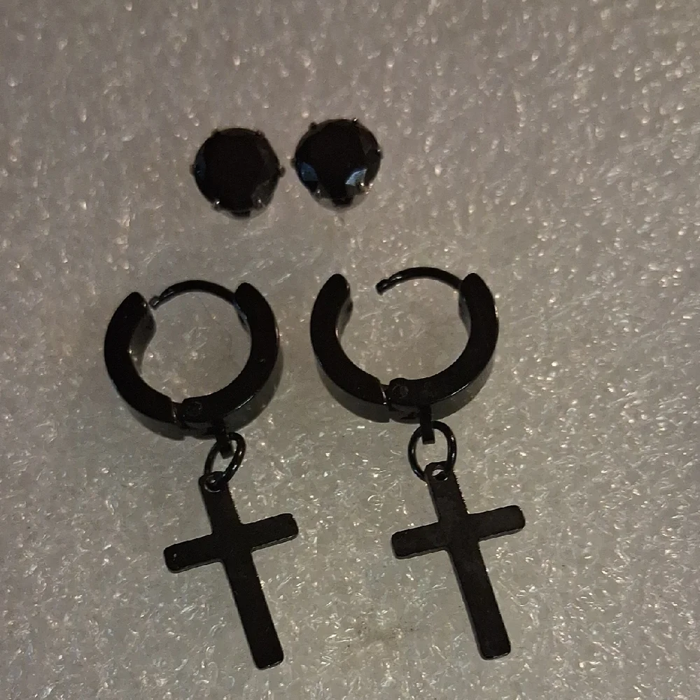 snuggy hoops stylish black